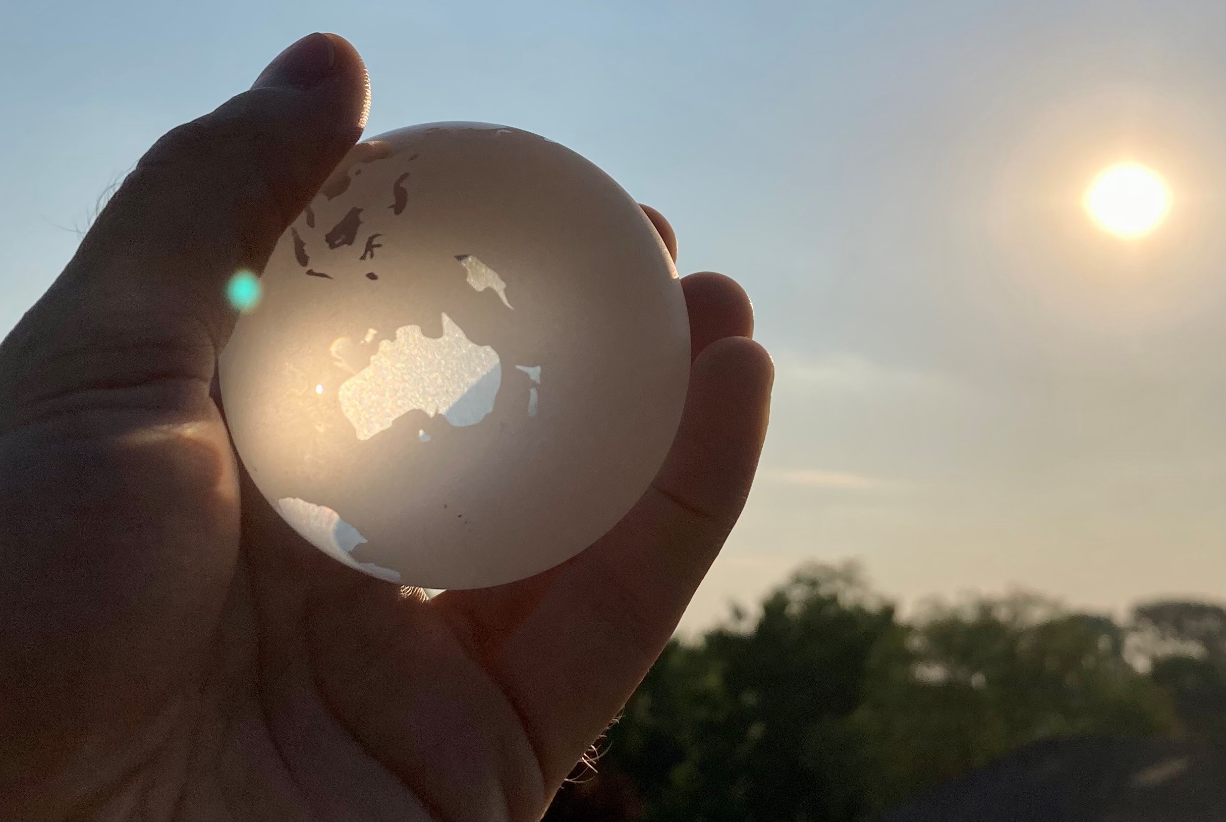 Glasweltkugel, Christoph Breit Glaskugel, Erdball, Hand, Sonne